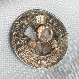 Vintage sterling silver Scottish thistle pin with semi precious gem